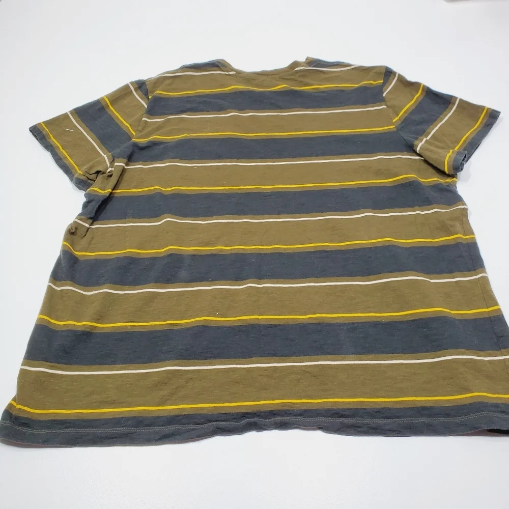 Levis T-Shirt Men Size 3XL‎ Short Sleeves Crewneck Striped Multicolor Pocket